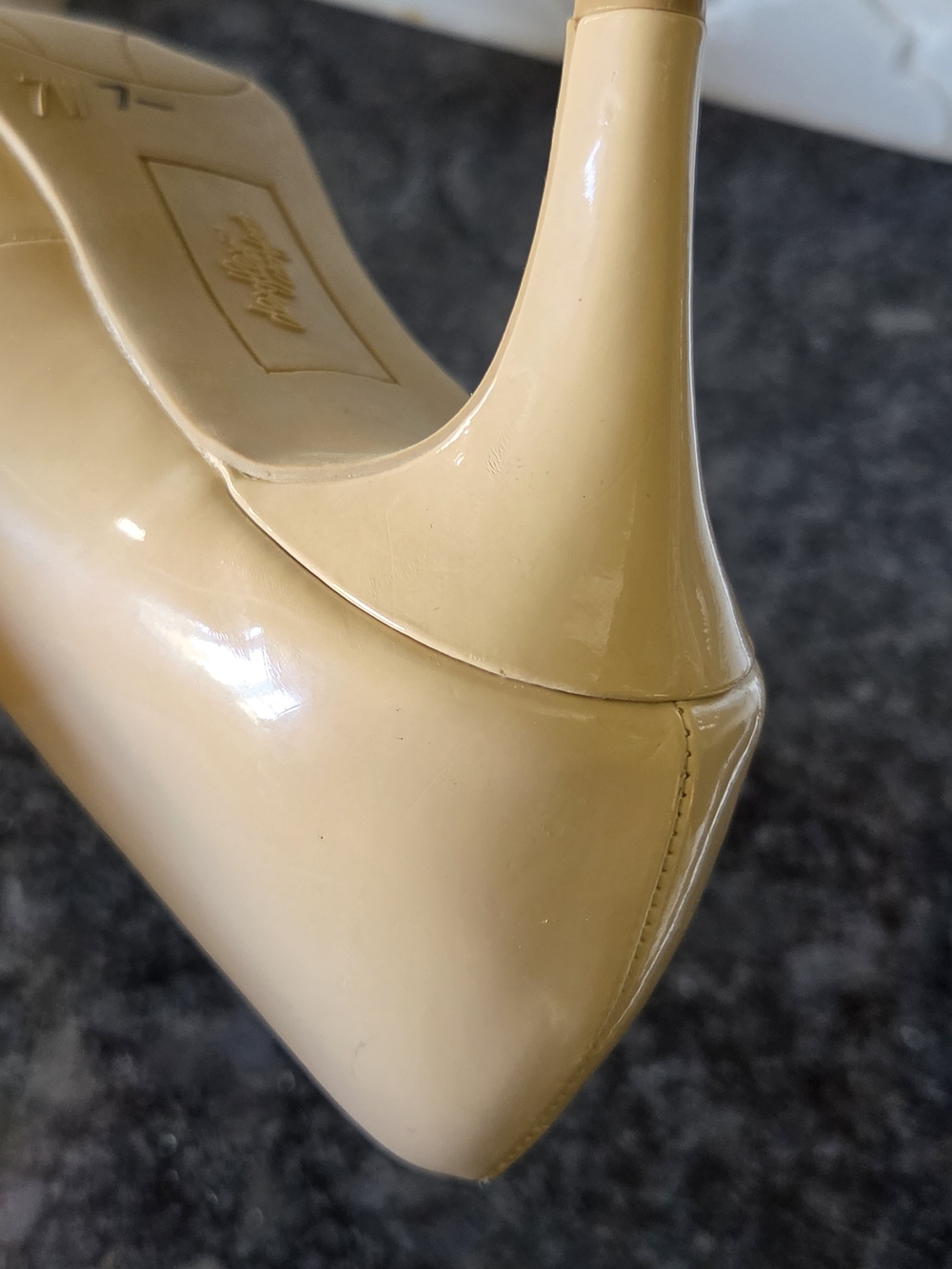 Dexflex Comfort Nude Beige Patent Mid-Heel Pumps 7Wide - Picture 8 of 16